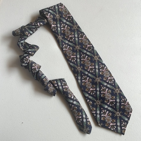 Vintage Moore’s “Vegan” Floral tie - Picture 4 of 8